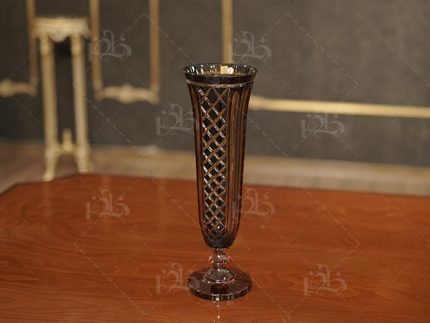 گالری ظفر گلدان لوله‌ای دارل مدرن روی میز مشکی مدل لوله ای کریستال اصل