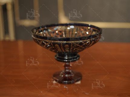 نمای نزدیک از جزئیات و جنس ظرف میوه خوری دارل کریستال دو پوست